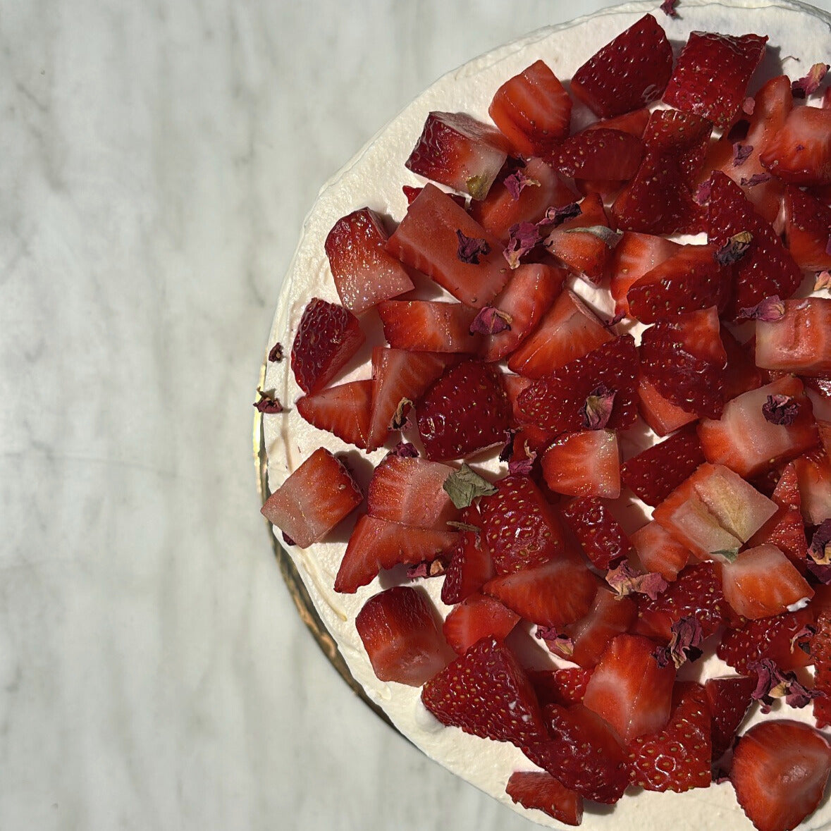 Strawberries & Cream Sponge